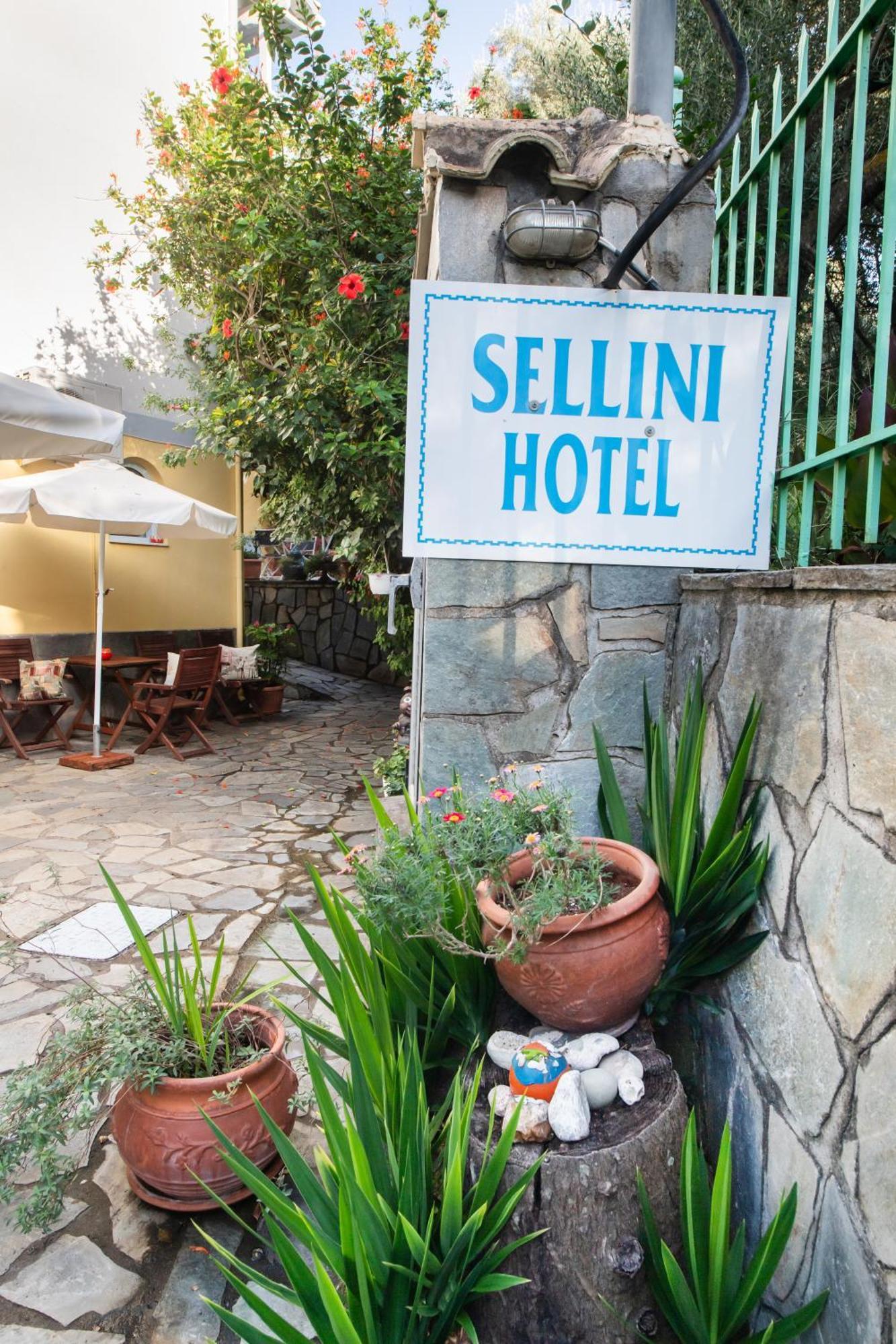 Hotel Selini Áyios Nikítas Exterior foto